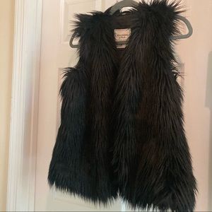 Abercrombie & Fitch black fur vest sz Medium
